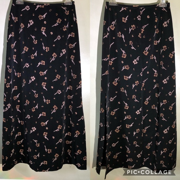 Wrapper Dresses & Skirts - Vintage Wrapper a-line floral print black skirt sz 7/8